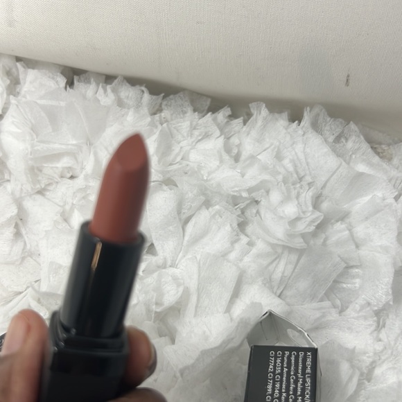 2-4-1 Cosmetics Role Model Lipstick Size 4gram - Picture 5 of 7